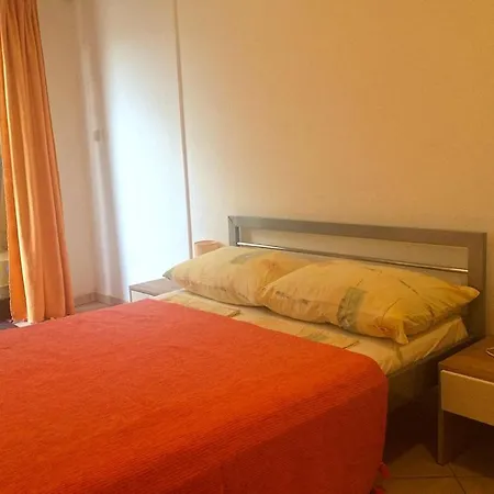 In With Balcony, Air Conditioning, Wi-fi Apartment