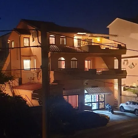 In With Balcony, Air Conditioning, Wi-fi Apartment Lopar